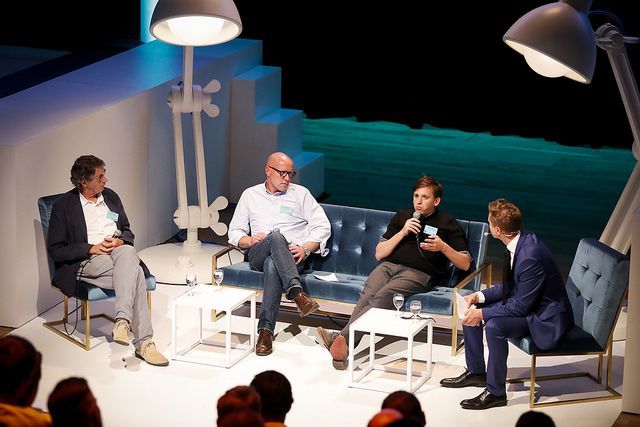 ARCHITECTEN WILLEN LOON NAAR WERK