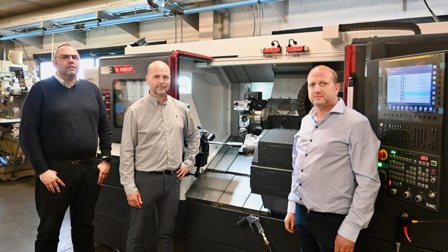 Draaibank met high-end klauwplaten