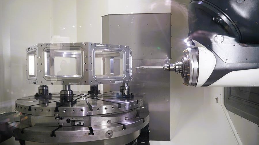 Le serrage des pièces de plus en plus intelligent, même sans robotisation