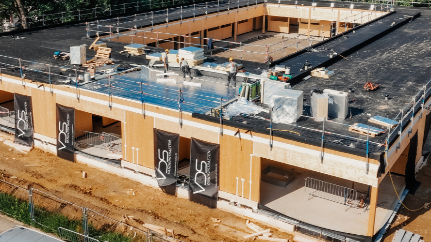 Isolation à pente et CLT : le duo parfait