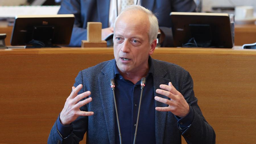 Aidants proches: en Wallonie, un plan global est en préparation, assure Yves Coppieters